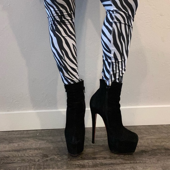 Christian Louboutin Daf Booty sz 36/6 - Picture 3 of 14
